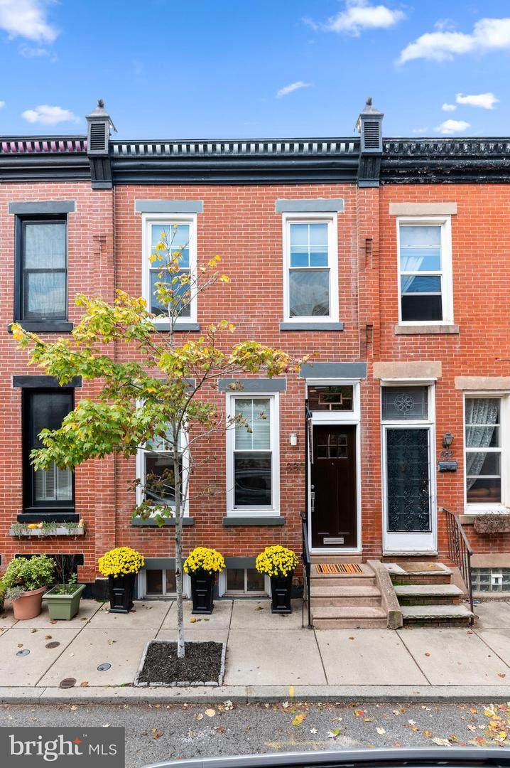 880 Bucknell Street - Photo 1