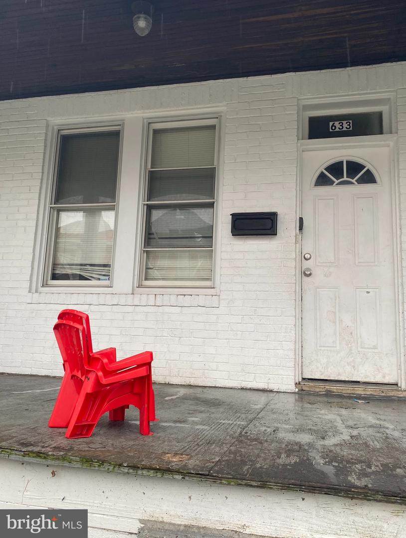 633 Dumbarton Avenue - Photo 1