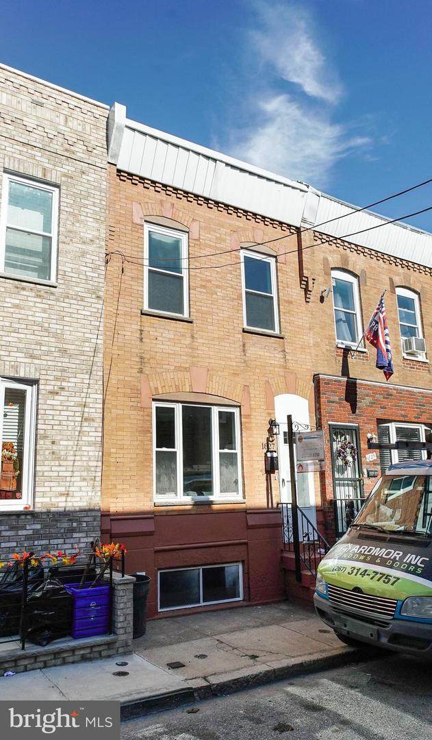 1827 Tree Street - Photo 1