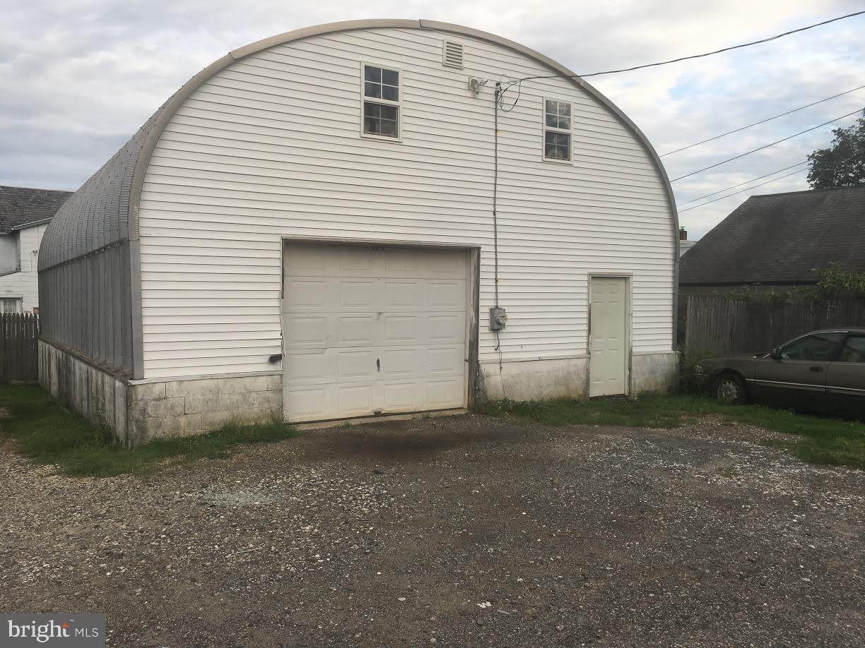 641 Mohawk Avenue - Photo 1