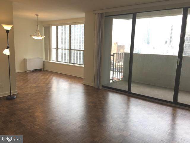 224-30 Rittenhouse Square - Photo 1
