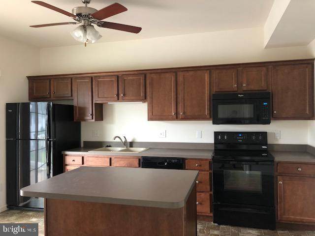 420 Hometowne Terrace - Photo 1