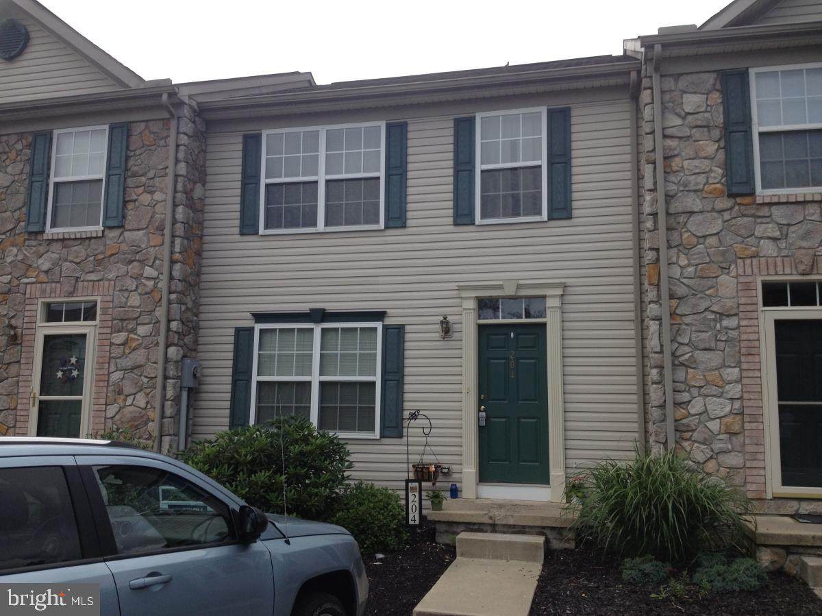 204 Royal Drive - Photo 1