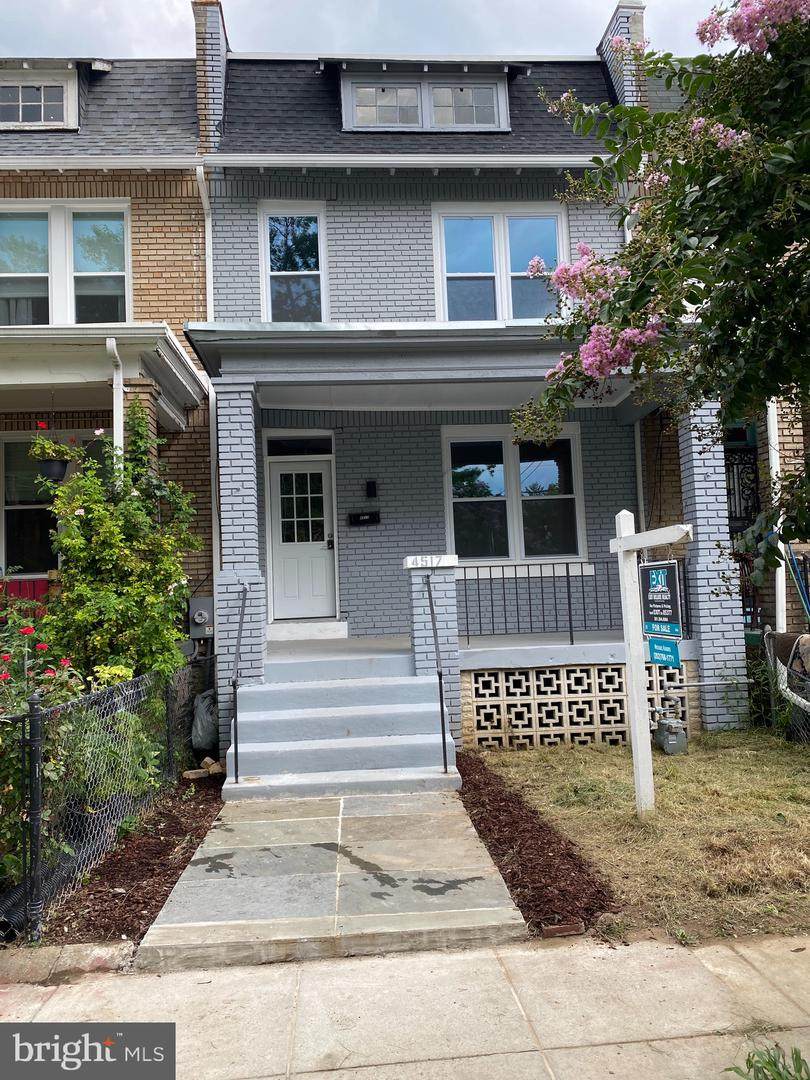 4517 7TH Street - Photo 1