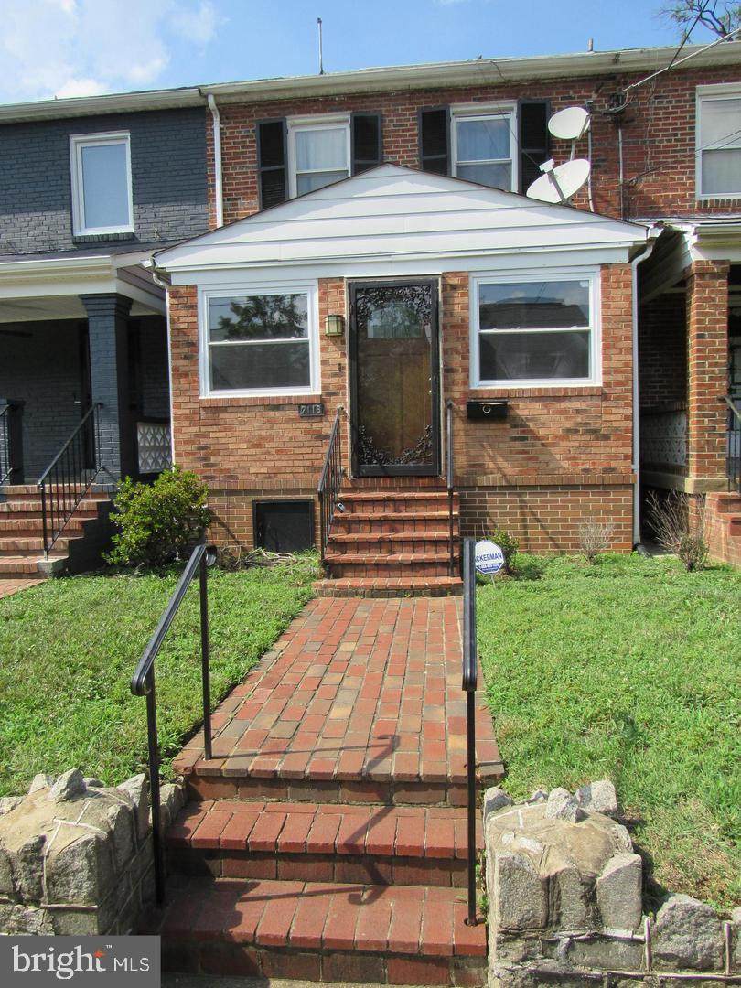 2116 T Street - Photo 1