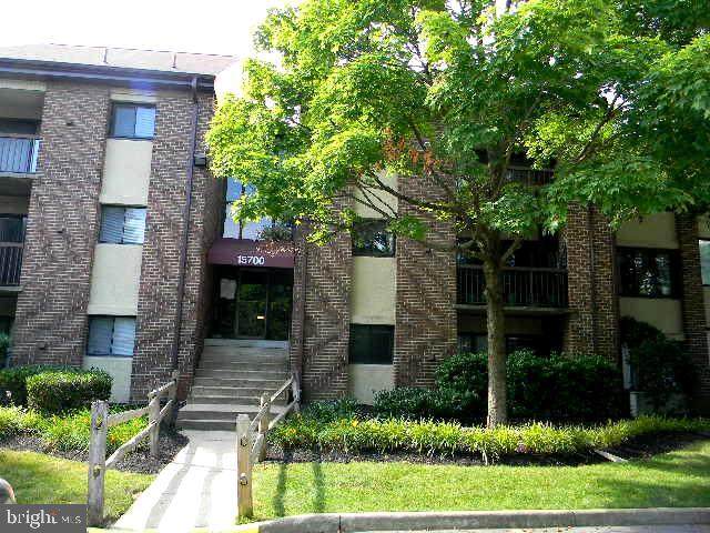 15700 Dorset Road - Photo 1