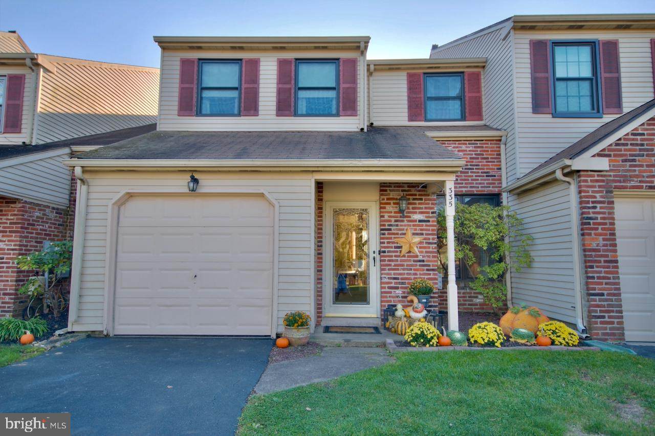 335 Parkview Way - Photo 1