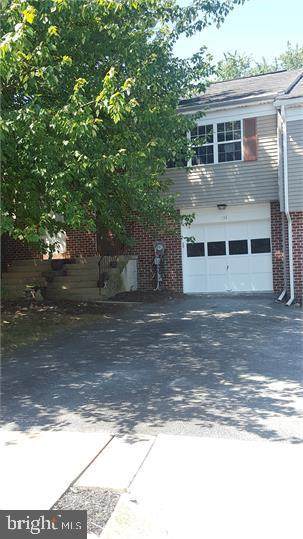 133 Pickwick Place - Photo 1