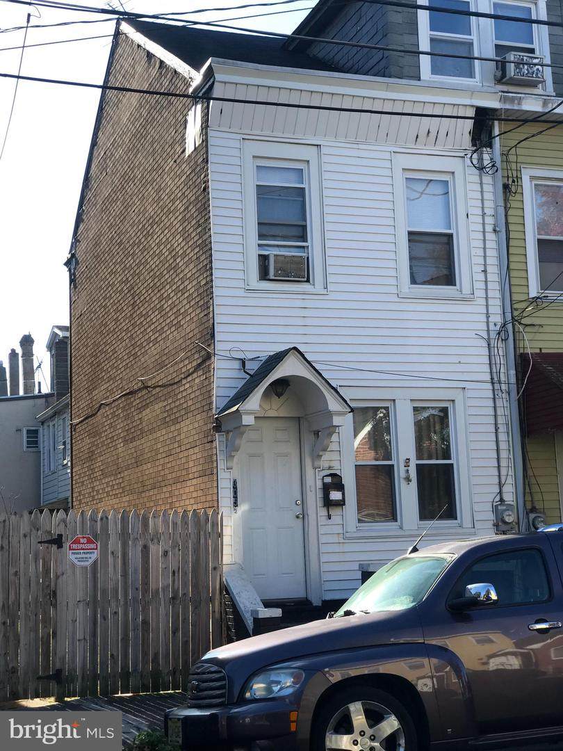 305-1/2 Ashmore Avenue - Photo 1