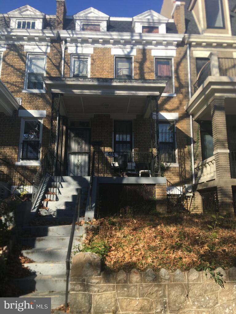 515 Kenyon Street - Photo 1
