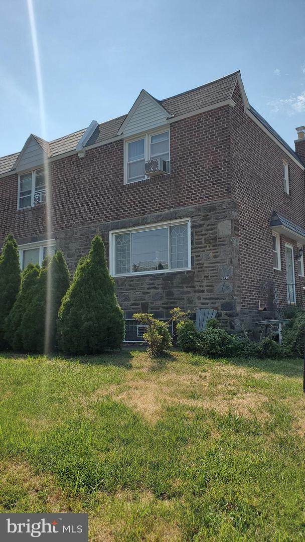 979 Vernon Road - Photo 1