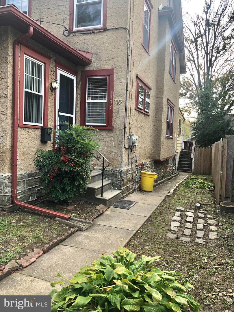 1133 Coates Street - Photo 1