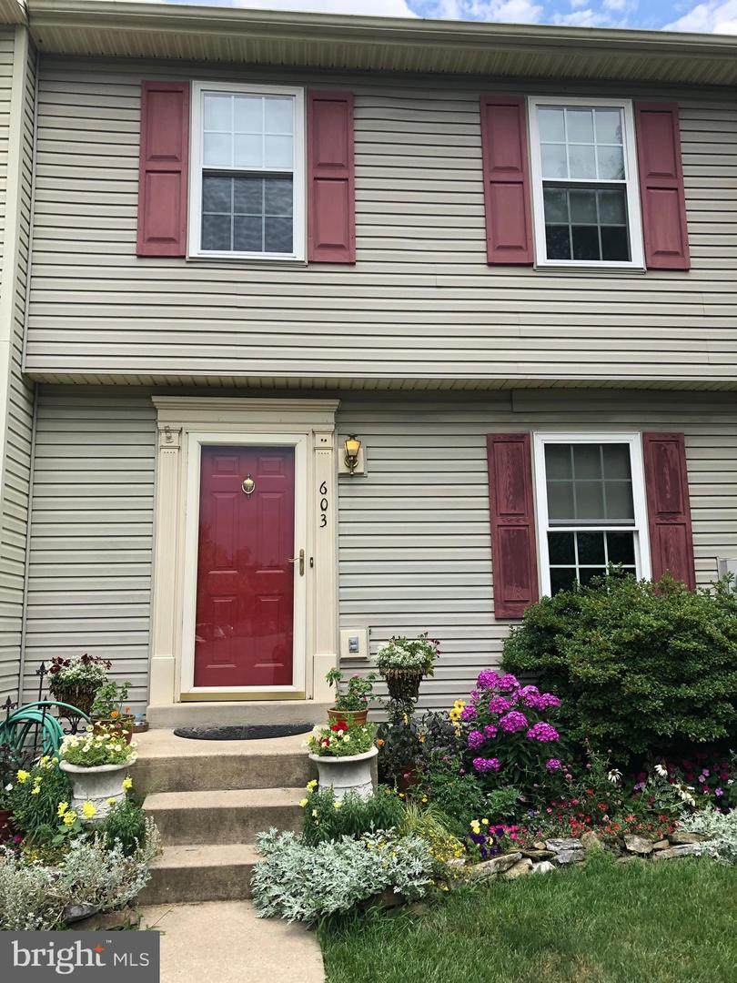 603 Georgetowne Court - Photo 1