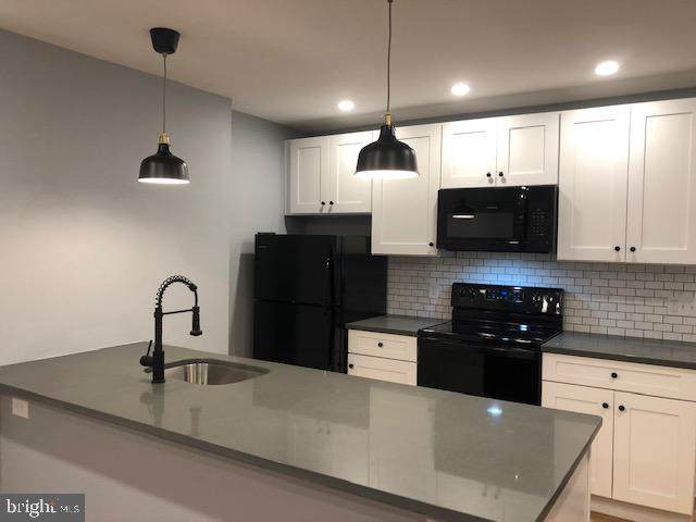 1713 Spruce Street - Photo 1