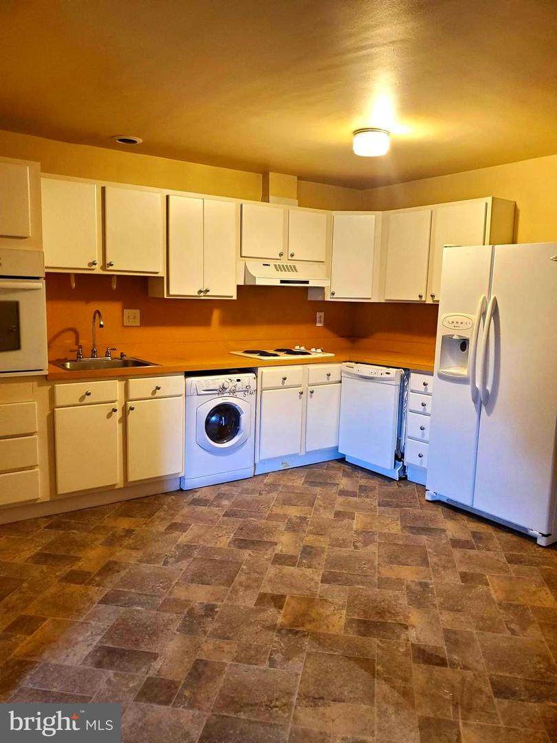 5720 Wissahickon Avenue - Photo 1