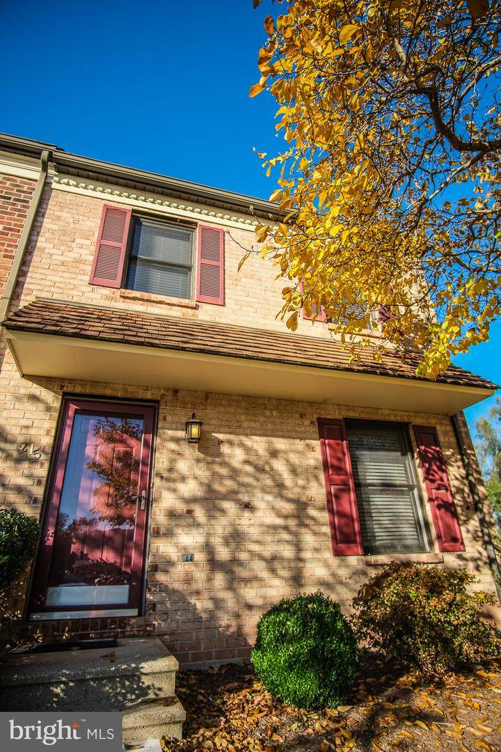 215 Troon Court - Photo 1