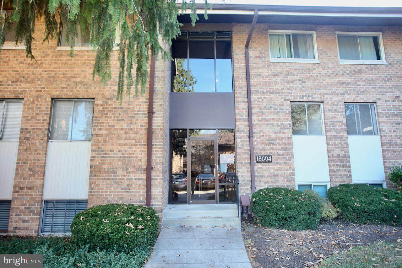 18604 Walkers Choice Road - Photo 1