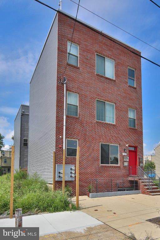 1524 8TH Street - Photo 1