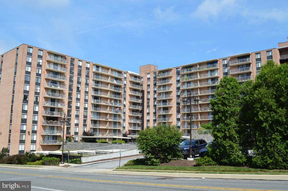 801 Yale Avenue - Photo 1
