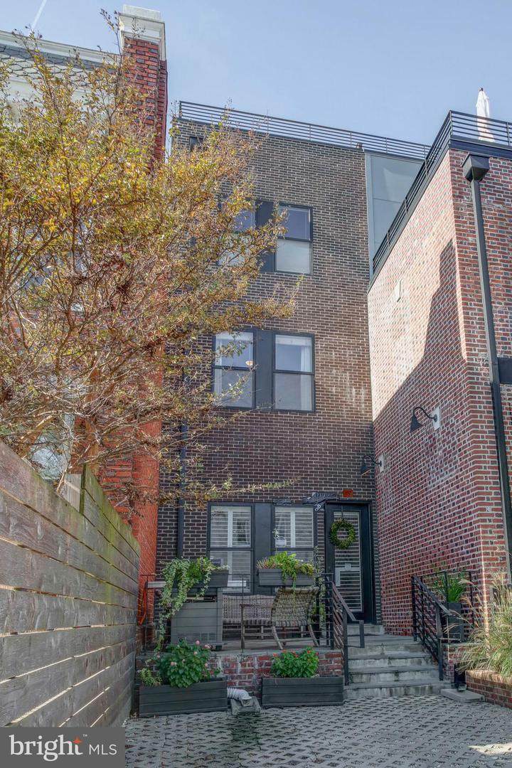 3542 Warder Street - Photo 1