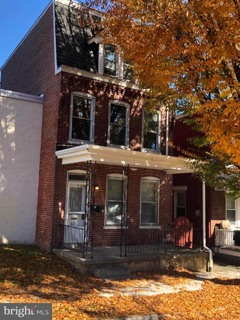 621 2ND Street - Photo 1