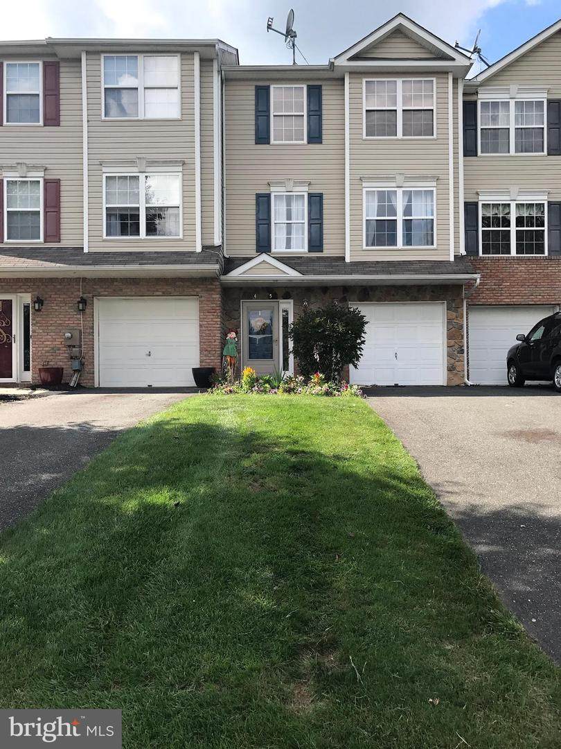 415 Dogwood Street - Photo 1