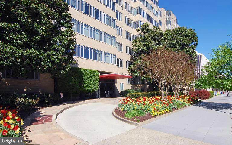 1711 Massachusetts Avenue - Photo 1