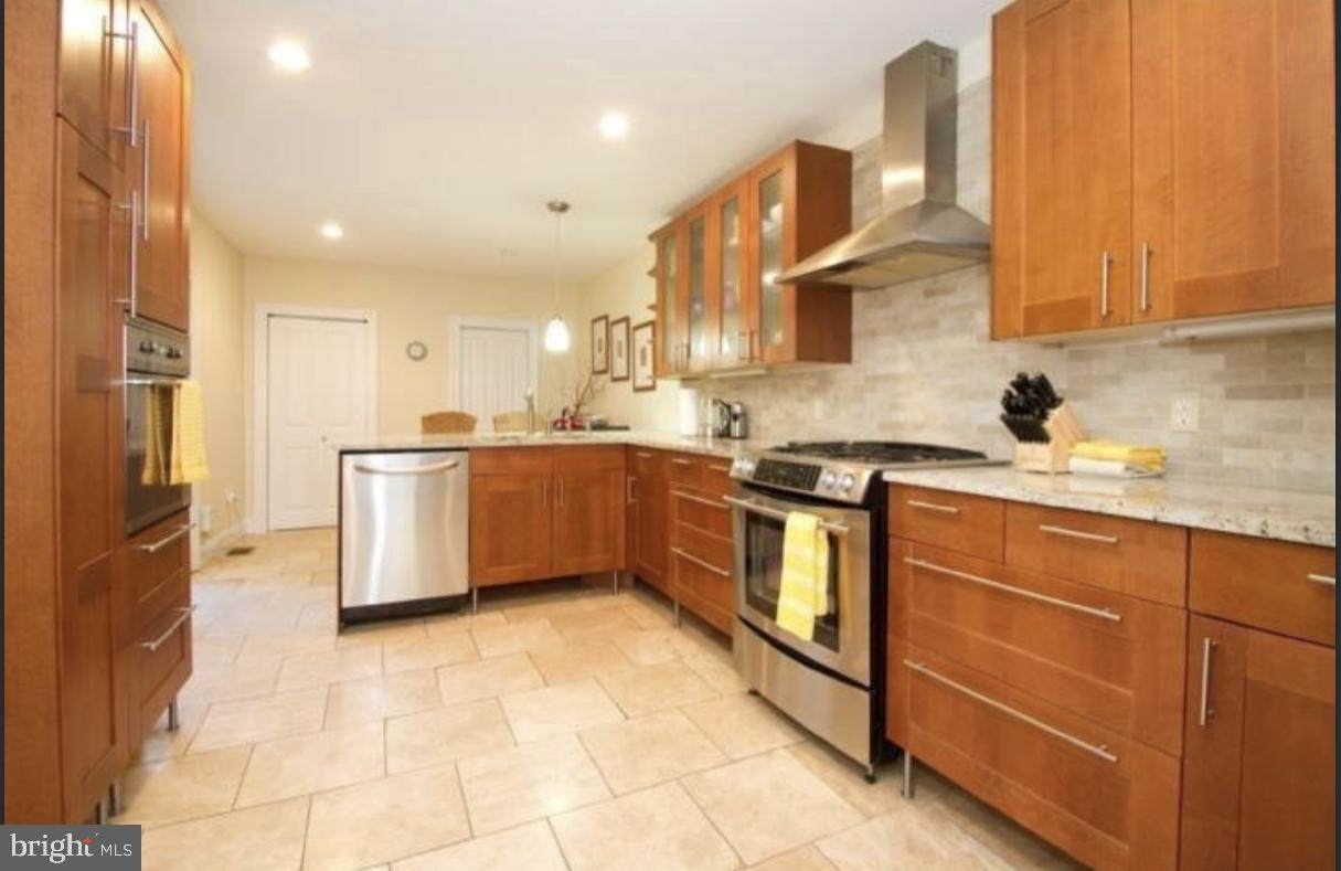 1105 Green Street - Photo 1