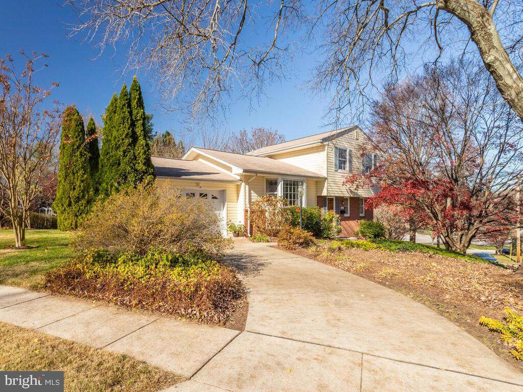 232 Brackenwood Court - Photo 1
