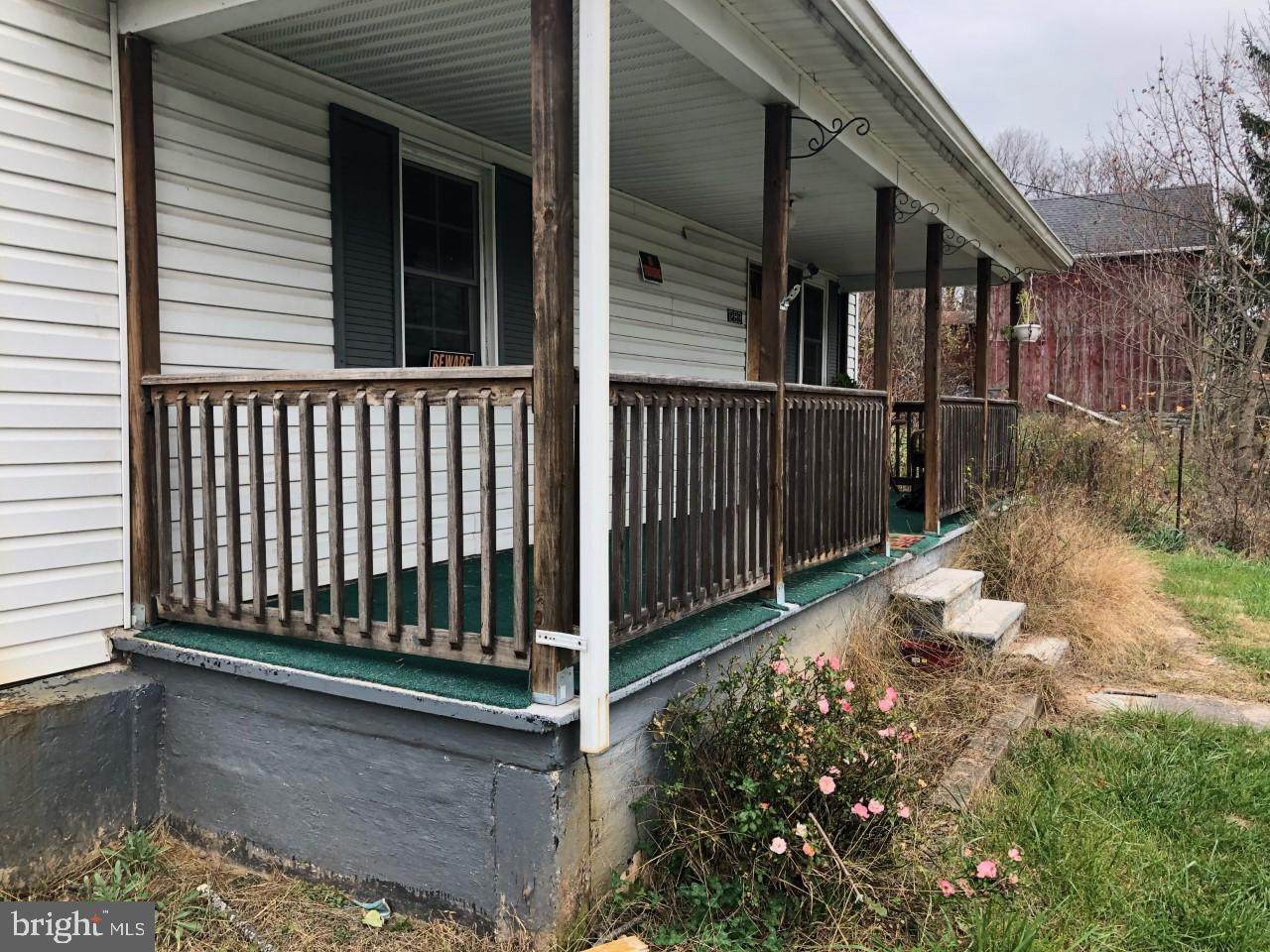 1289 Nipetown - Photo 1