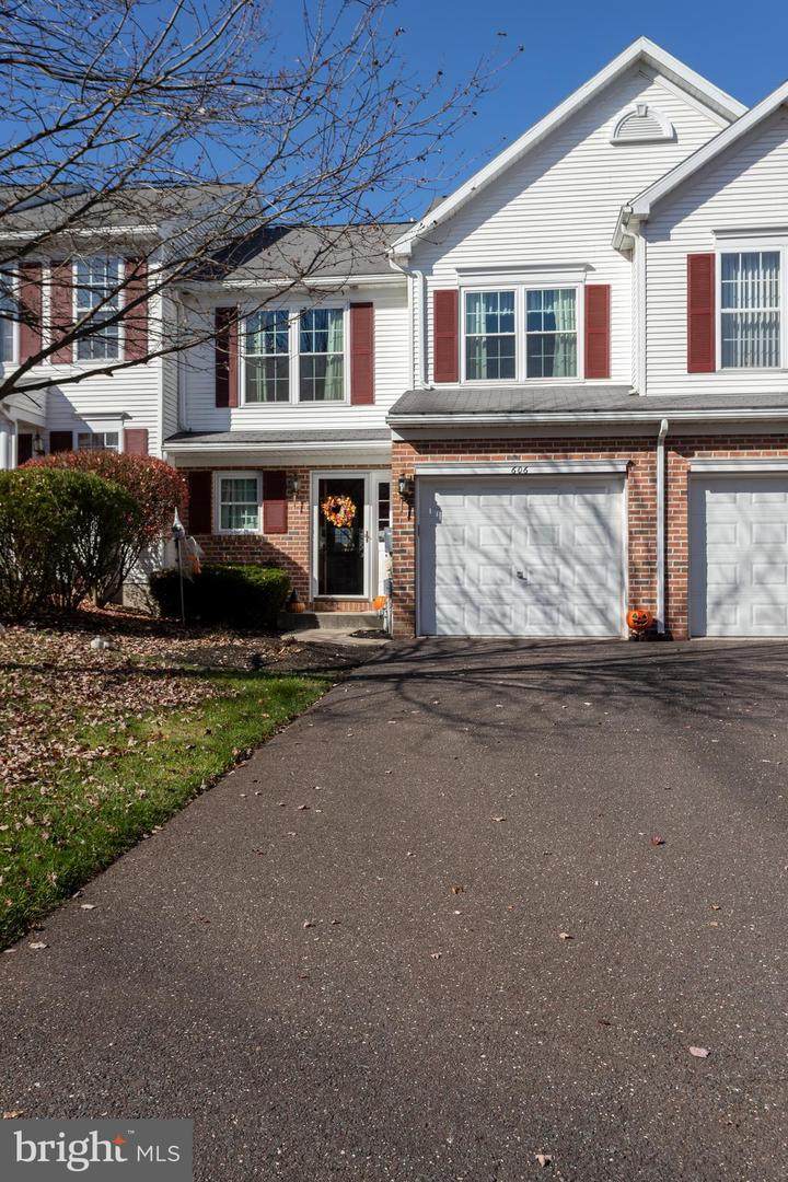 606 Red Rock Circle - Photo 1