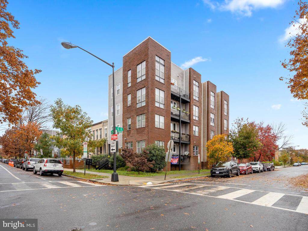 284 15TH Street - Photo 1