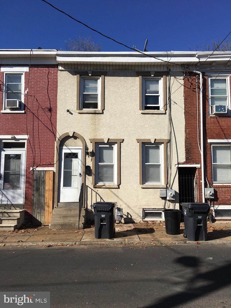 705 Spruce Street - Photo 1
