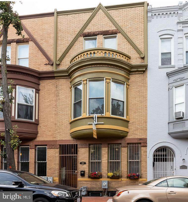 1904 6TH Street - Photo 1
