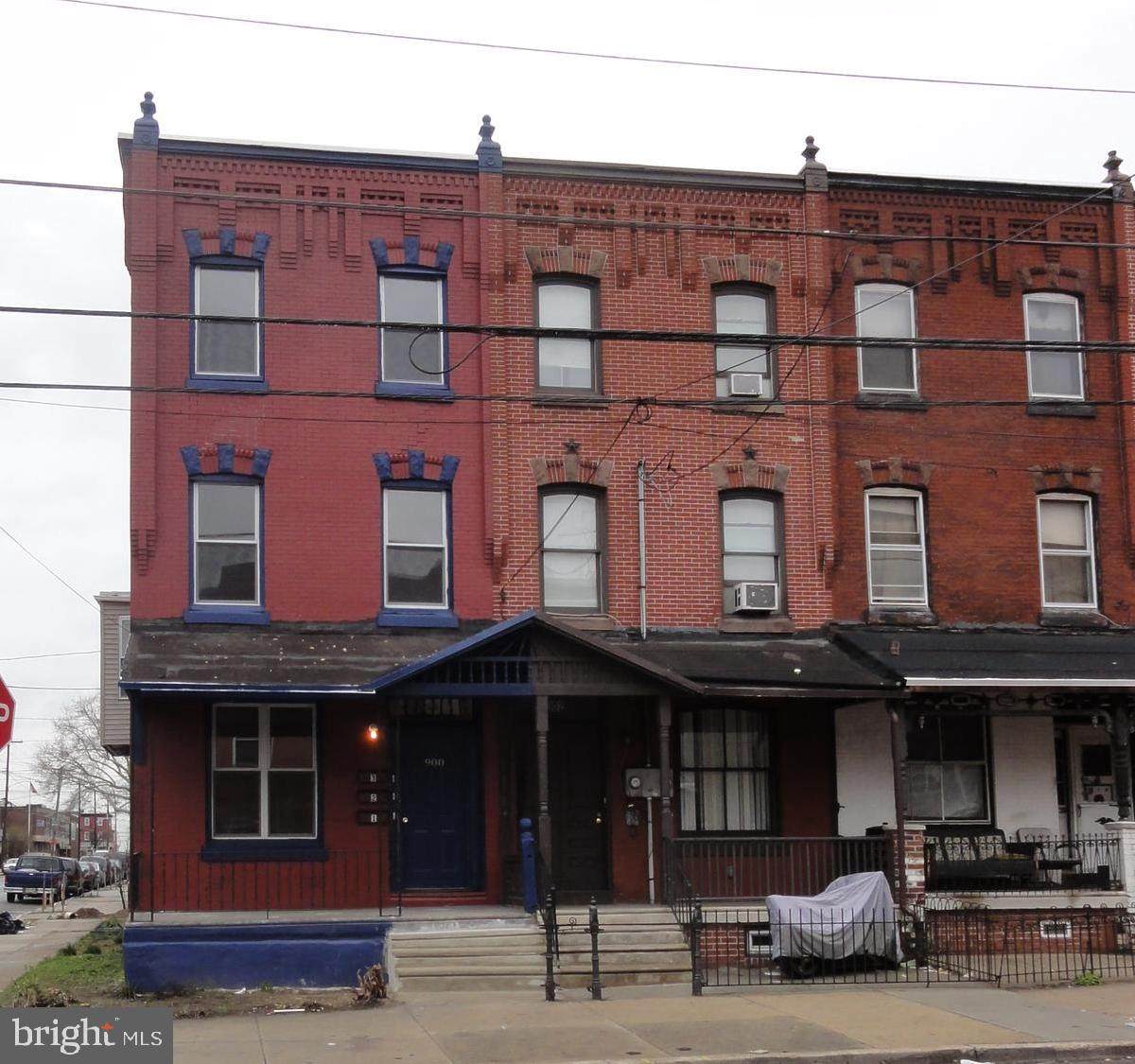 900 42ND Street - Photo 1
