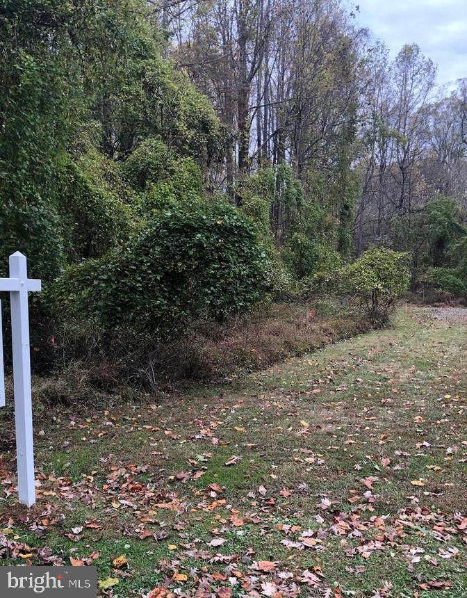 922 Chesterfield Road - Photo 1