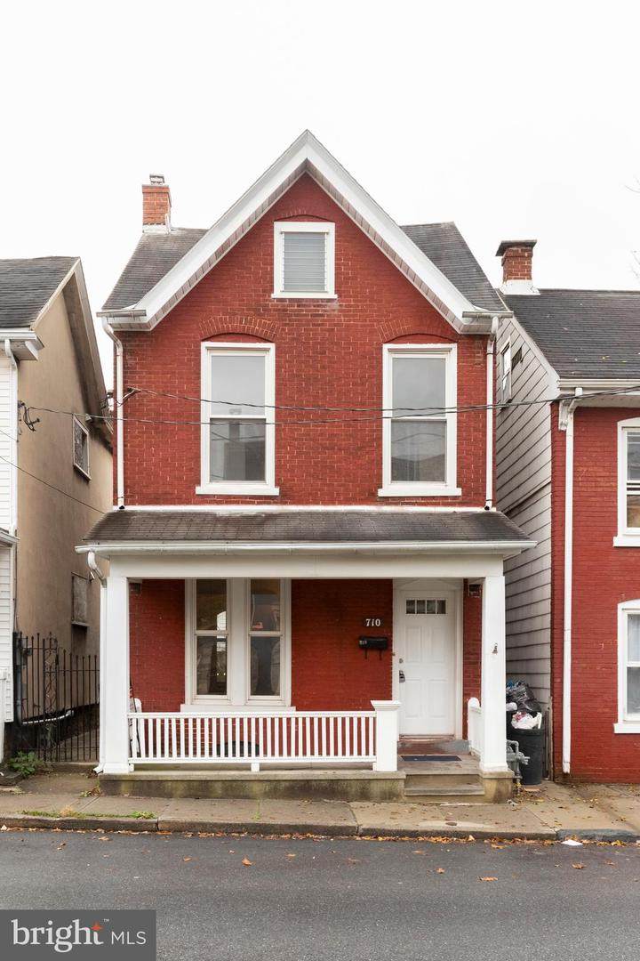 710 Locust Street - Photo 1