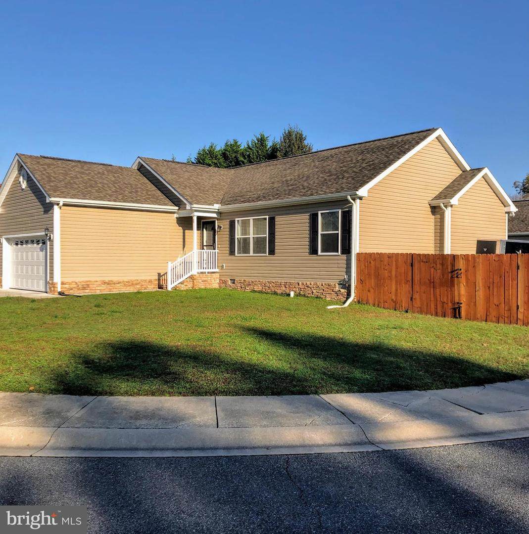 25 Robinson Circle - Photo 1