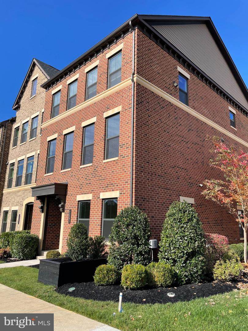 43393 Ghazwa Square - Photo 1