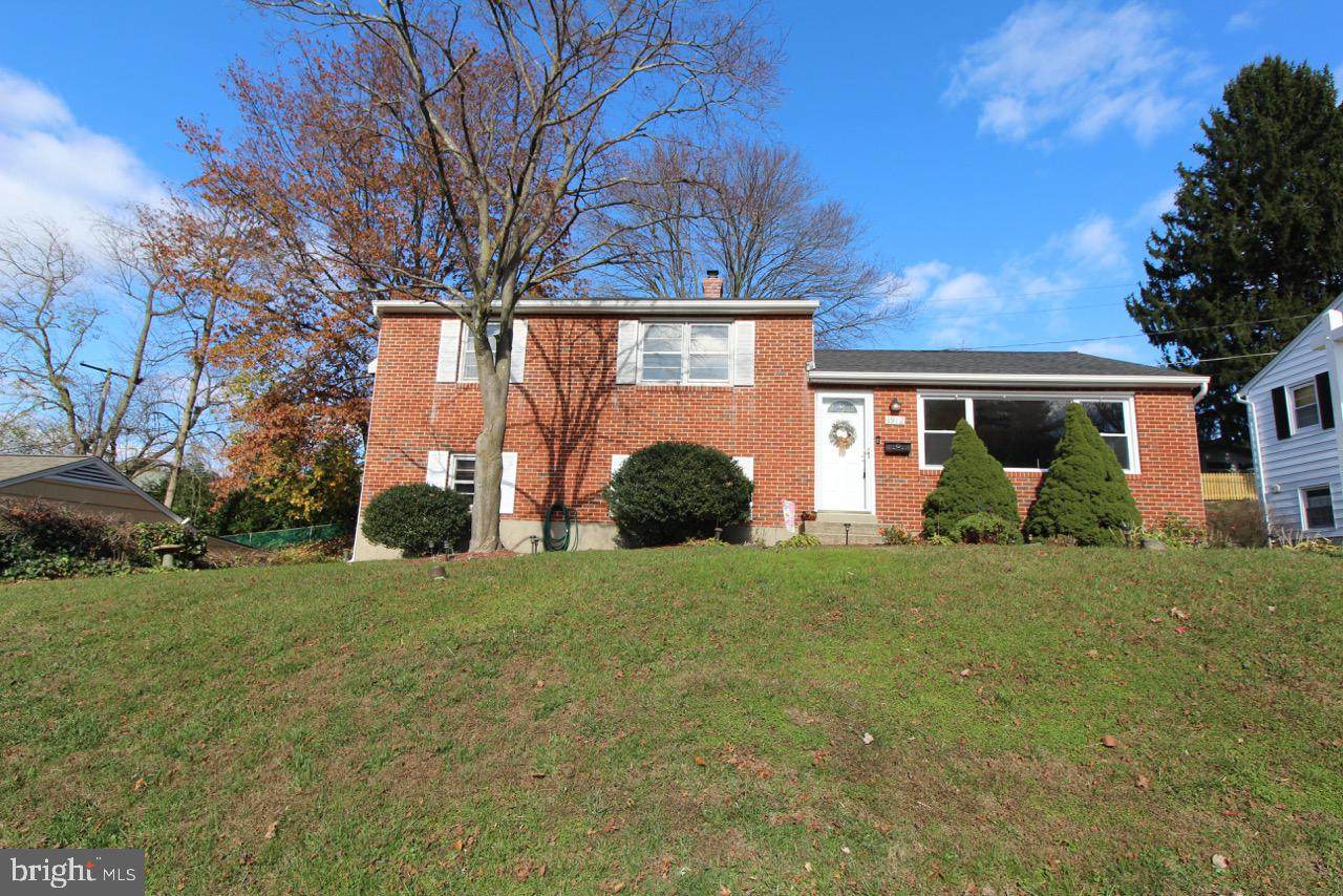 1912 Rollingwood Road - Photo 1