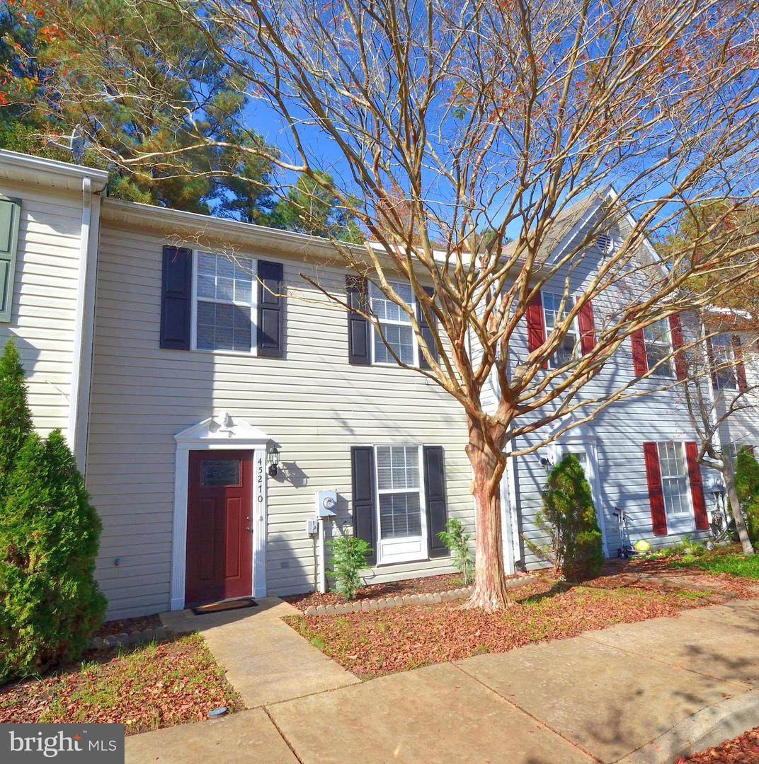 45270 Woodstown Way - Photo 1