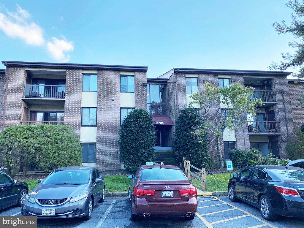 15704 Dorset Road - Photo 1