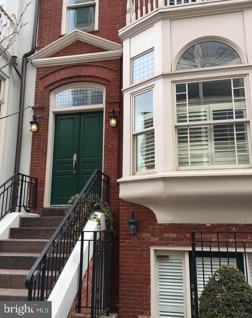 1830 Jefferson Place - Photo 1