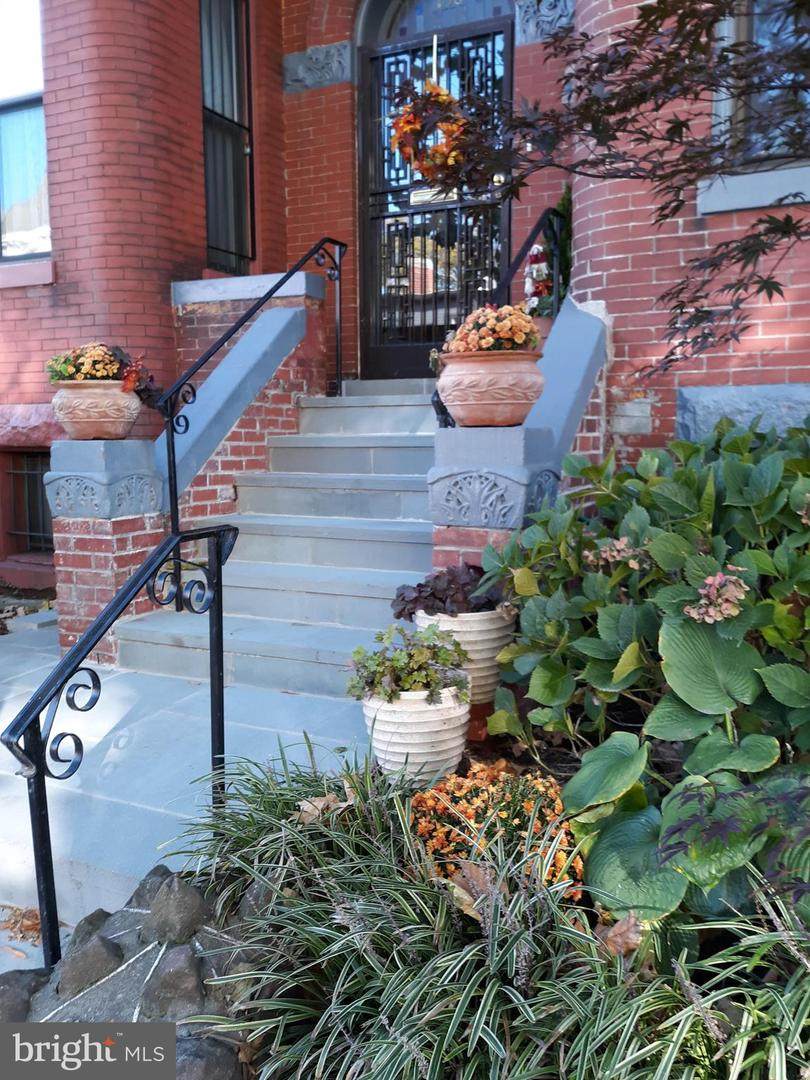 138 Seaton Place - Photo 1