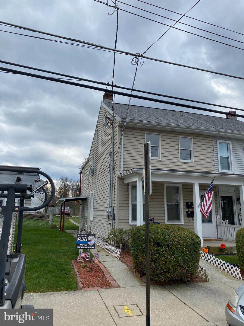1706 Center Street - Photo 1