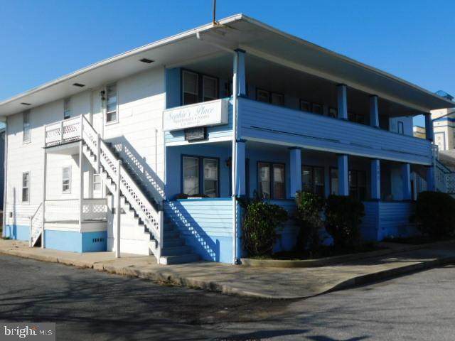 205 11TH Street - Photo 1