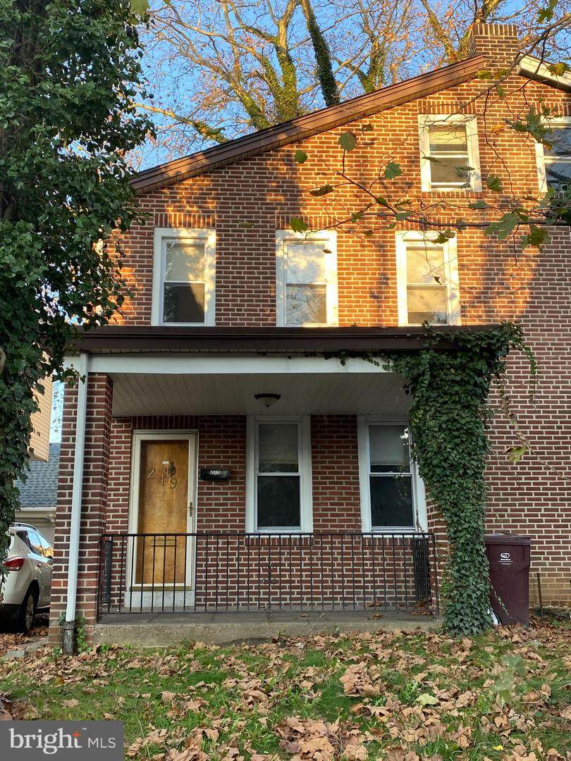 219 35TH Street - Photo 1