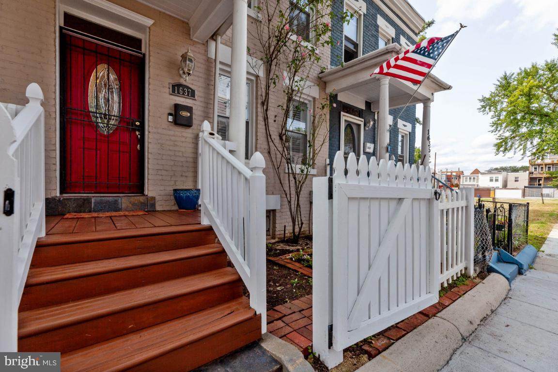 1637 Kramer Street - Photo 1