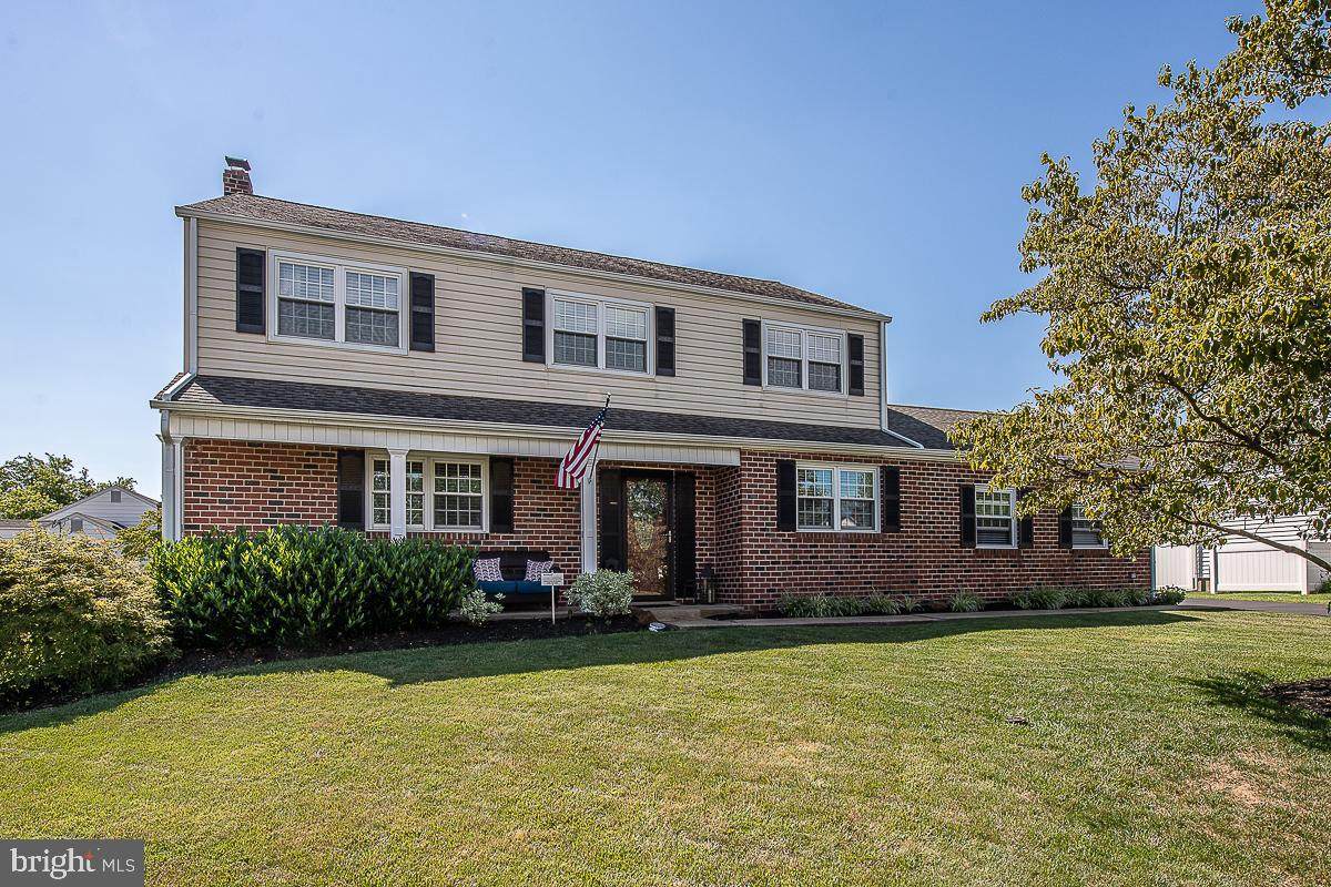 665 Barclay Lane - Photo 1