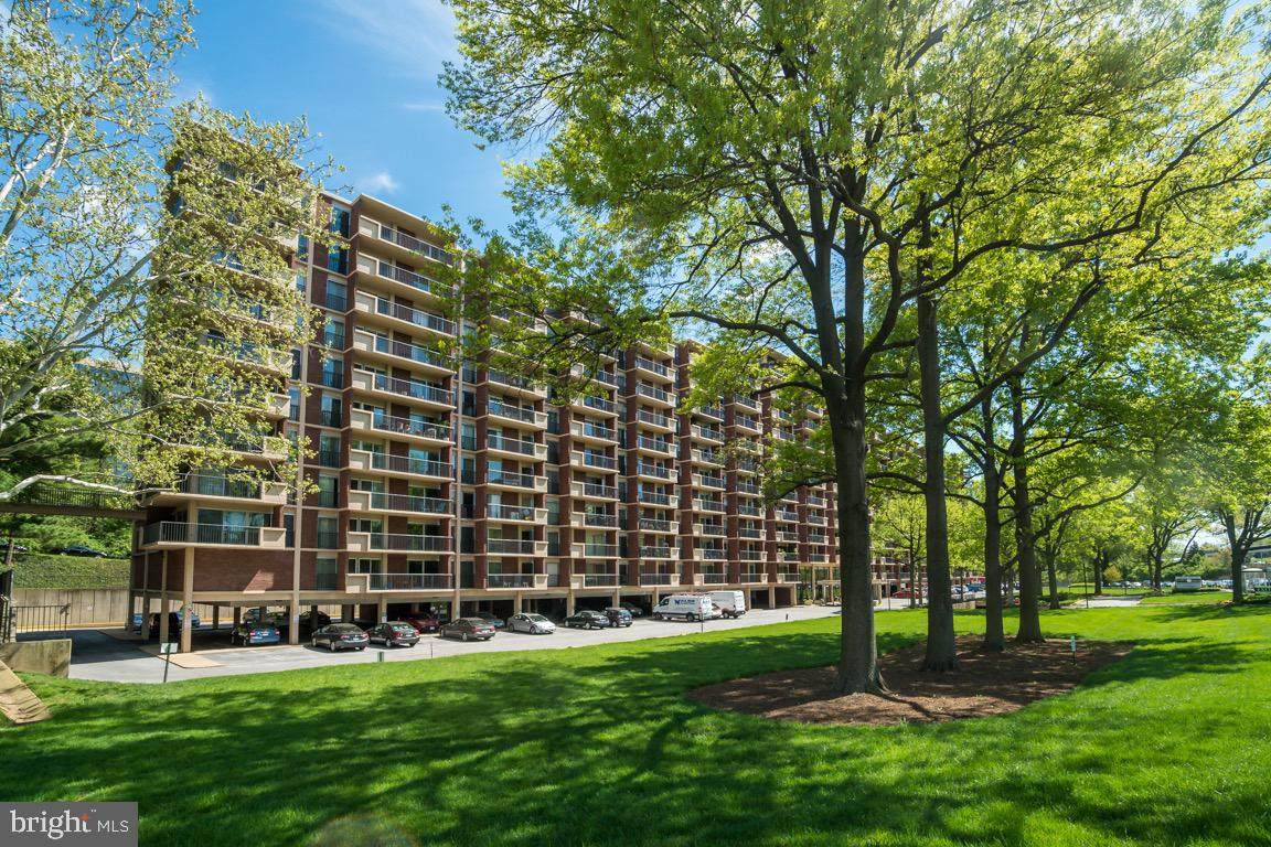 1300 Army Navy Drive - Photo 1